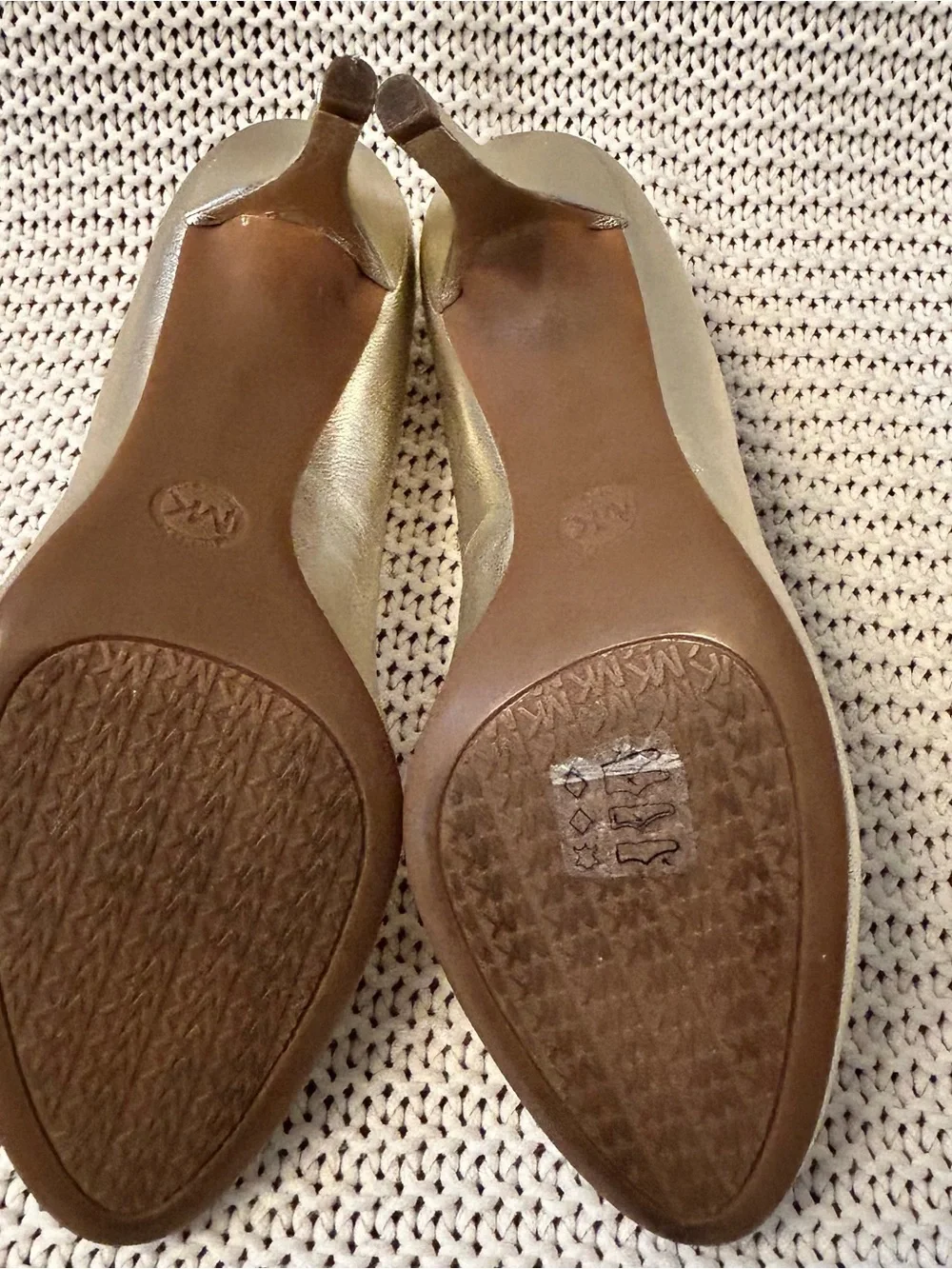 MICHAEL Michael Kors Pale Gold Leather Round-Toe Pumps